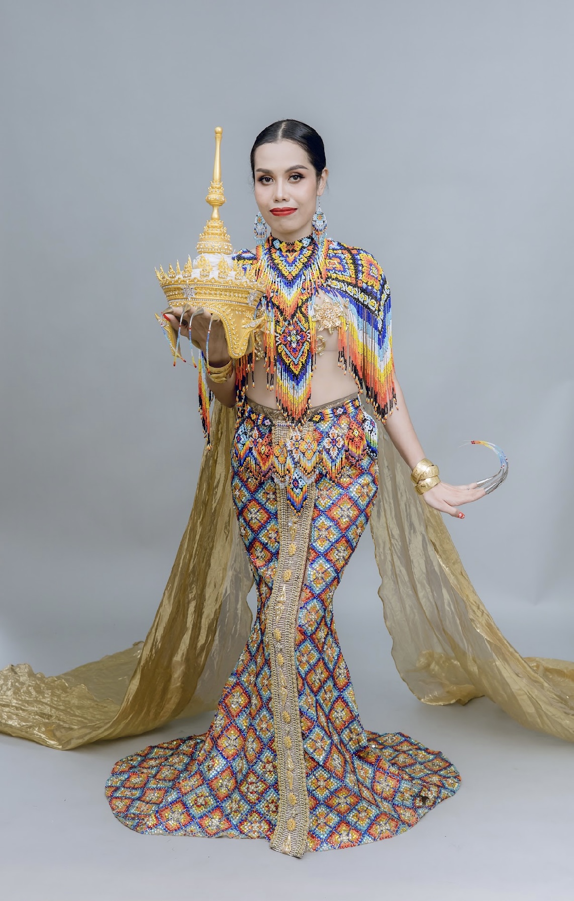 อาจารย์น้ำหวานในเครื่องแต่งกายโนรา